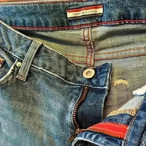 Tommy Hilfiger Boyfriend Jeans Denim Bootcut Size 8 Distressed Torn Ripped Cute - Picture 4 of 9